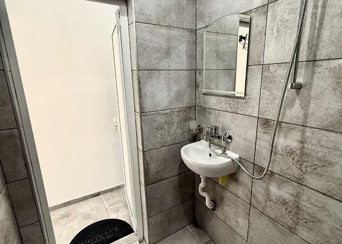 Sky דירה וארנה